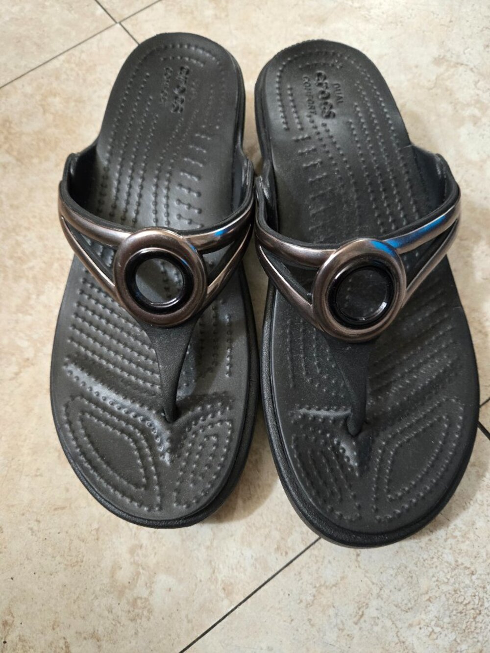 Crocs/ slip ons
